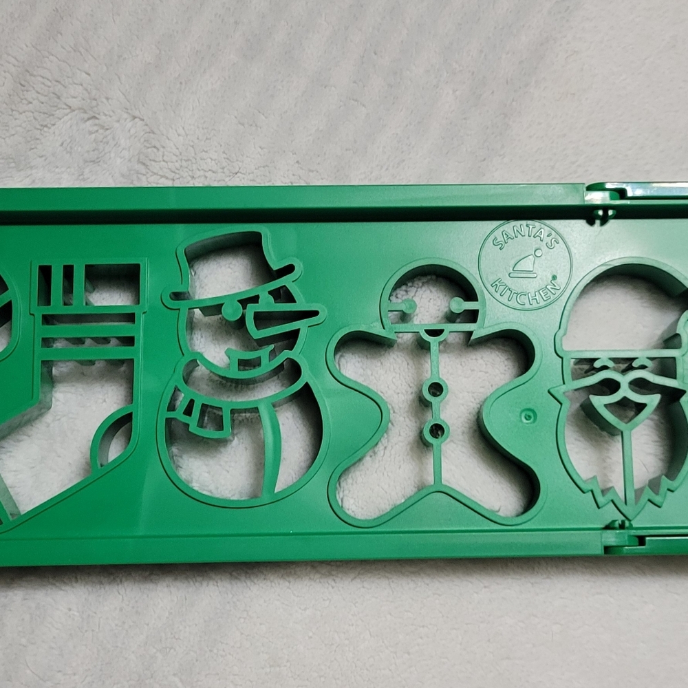 🌞Green Holiday Cookie Cutter Set - Picture 2 of 6